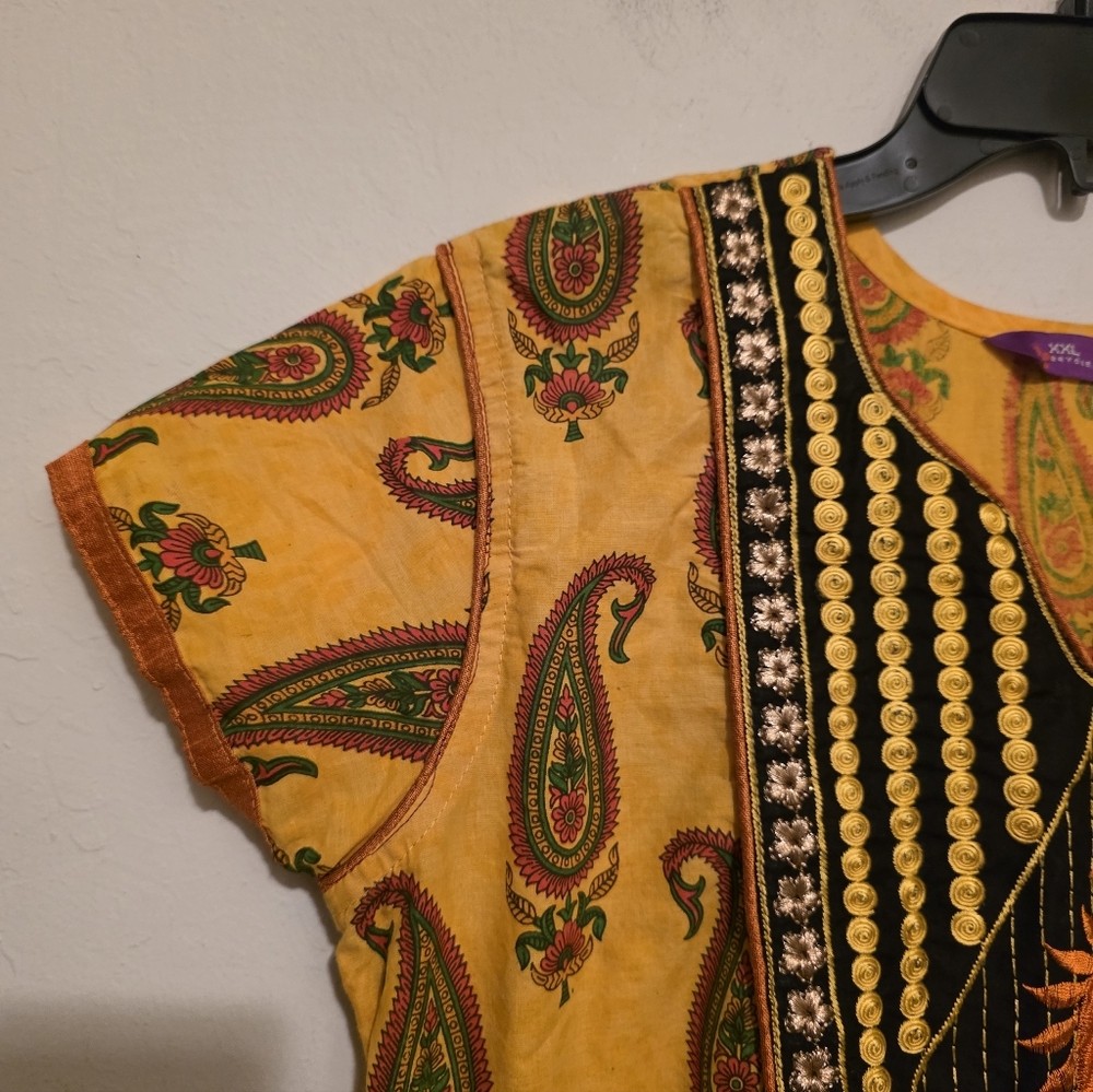 Yellow Paisley Tunic with Embroidered Detail Size XXL - Picture 6 of 11